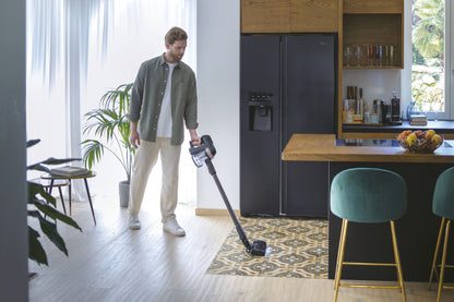 Cordless Vacuum Cleaner with Anti Hair Wrap